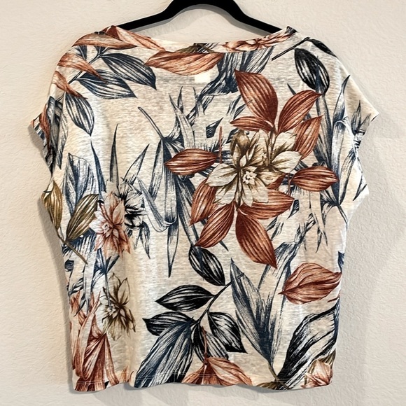 C & C California Women’s Knit Top Cream & Blue 100% Linen Floral Coastal Grandma - Picture 3 of 11